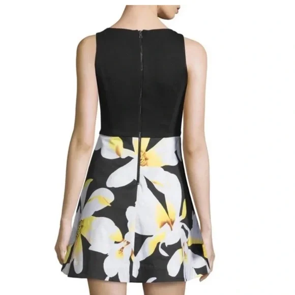 Alice + Olivia Kourtney Box Pleat Dress, Blooming Magnolia Print/Black, Size 6 - Picture 3 of 9